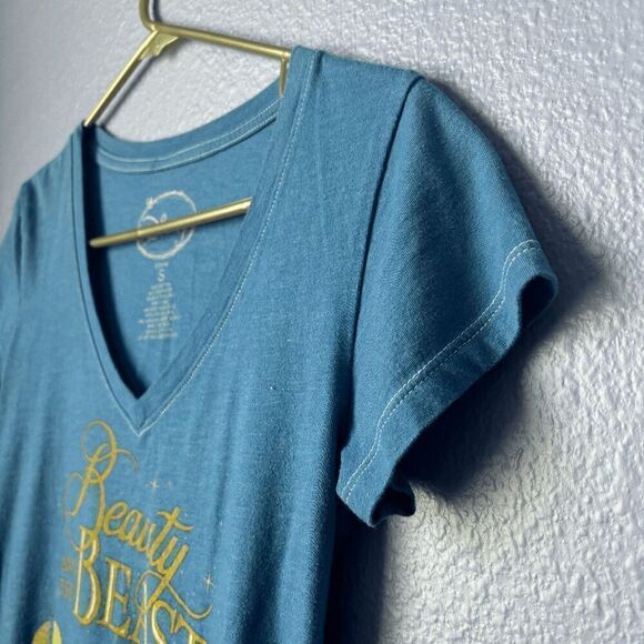 Disney Beauty & the Beast V Neck T-shirt Short Sleeve Graphic Tee Small WDW Park - Picture 4 of 5